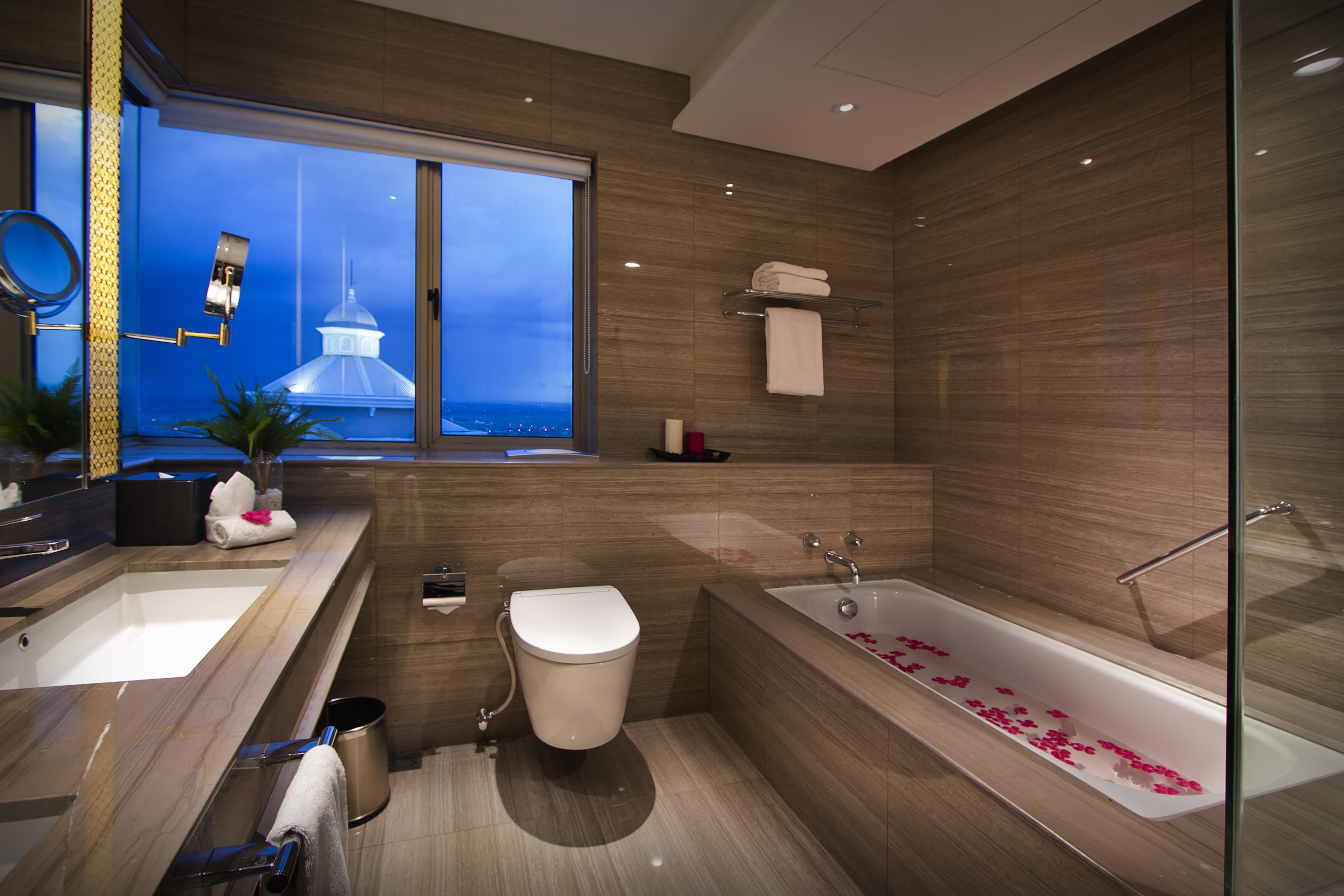 Ascott Waterplace Surabaya Esterno foto