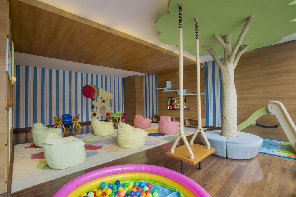 Ascott Waterplace Surabaya Esterno foto