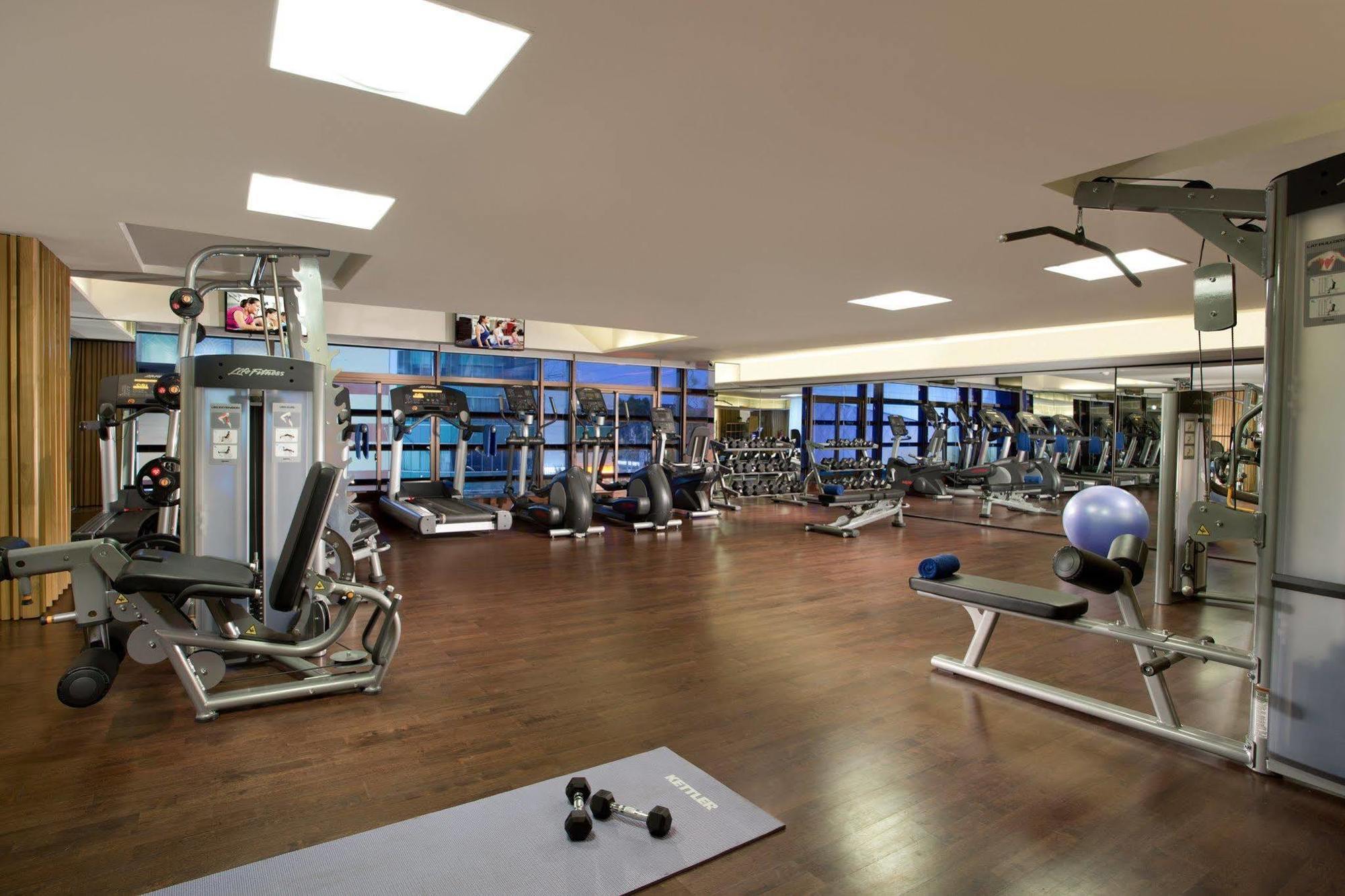 Ascott Waterplace Surabaya Esterno foto